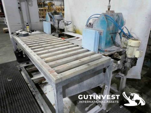 Mobile groover machine