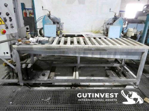 Mobile groover machine