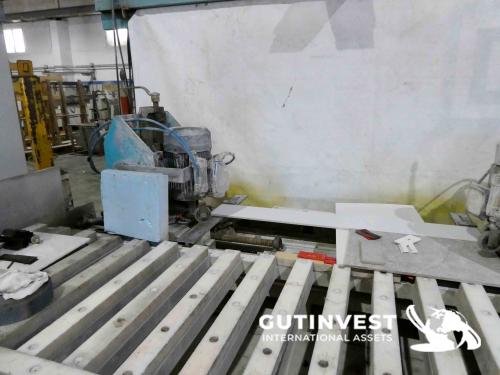 Mobile groover machine