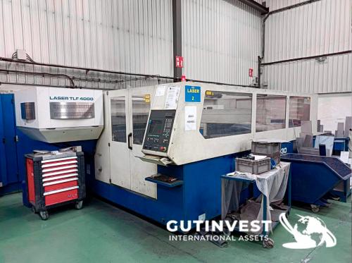 CO2 laser cutting machine