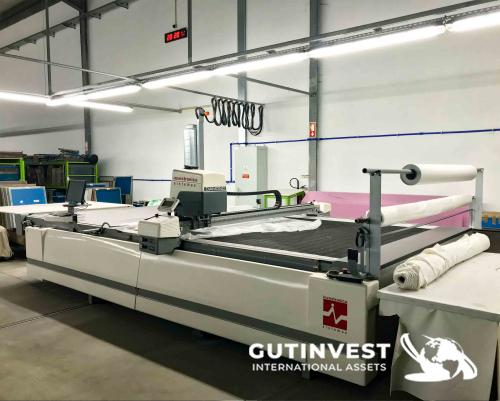  Automatic cutting machine - knitwear