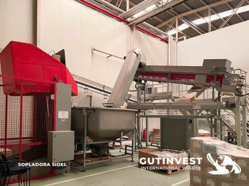 Aseptic line for blowing and packaging PET bottles