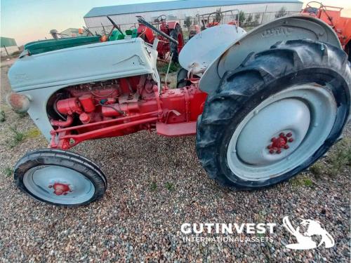 Agricultural tractor