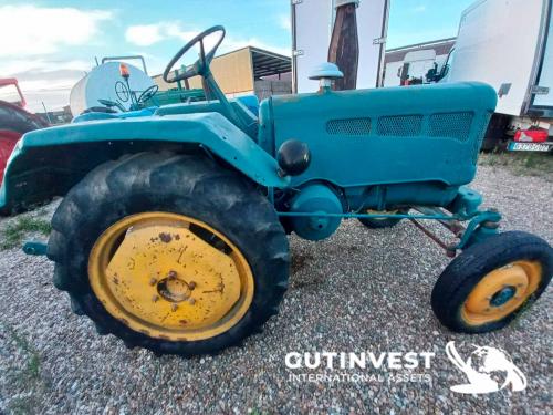 Agricultural tractor