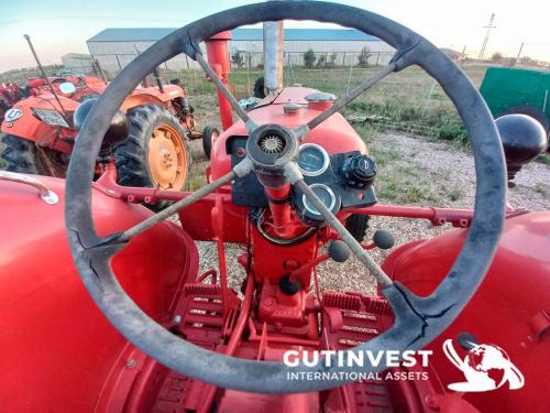 Agricultural tractor