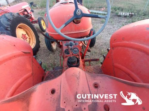Agricultural tractor