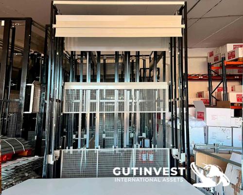 Norias for storage of garment hung