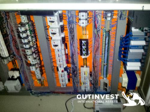 (x2) Briquetting presses for wood, plastic, paper...