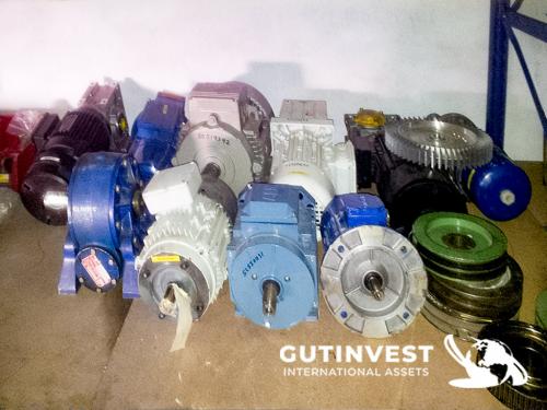 (x2) Briquetting presses for wood, plastic, paper...