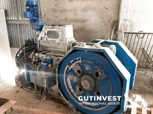 (x2) Briquetting presses for wood, plastic, paper...