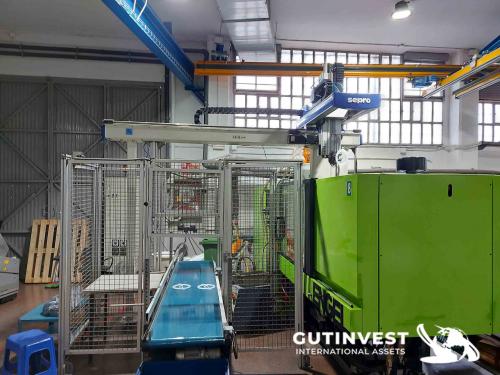 Robot for Plastic Injection Molding Machine