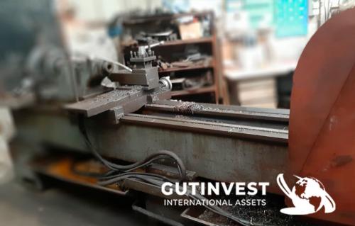 Lathe for metal