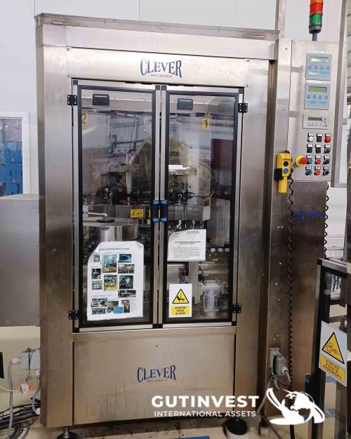 Labelling sleeving machine