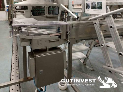 Sterilizer + Conveyor Belt