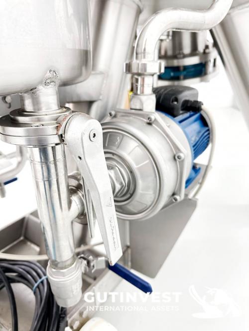 Complete lot of machinery for olive oil packaging