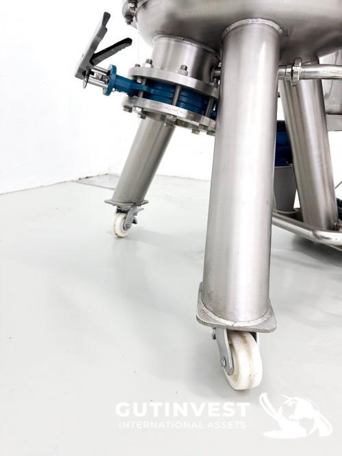 Complete lot of machinery for olive oil packaging