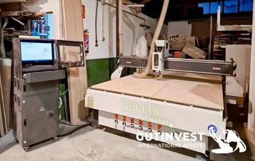 CNC milling and cutting machine for wood