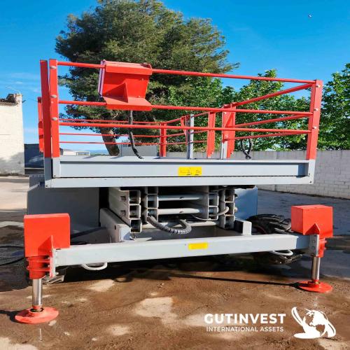 Scissor lift platform - 10 meters