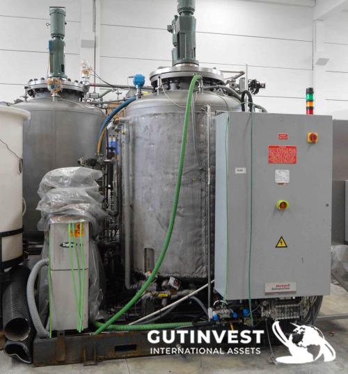Jacketed tank with agitator