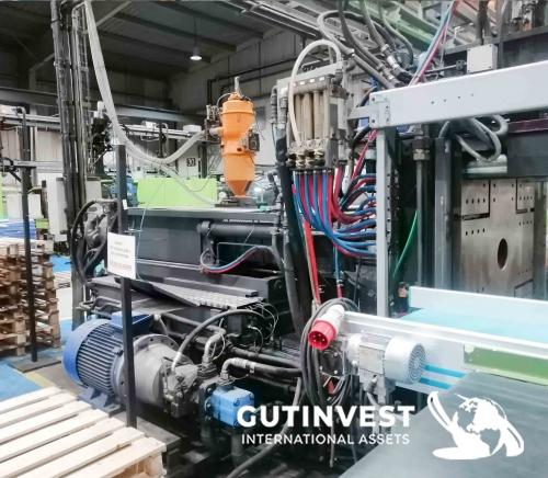Plastic Injection molding machine - 400Tn