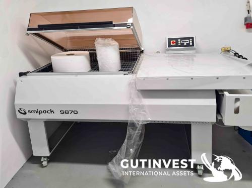 Vacuum packaging machine