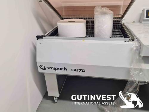 Vacuum packaging machine