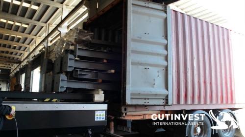 Loading and unloading platform with weighing
