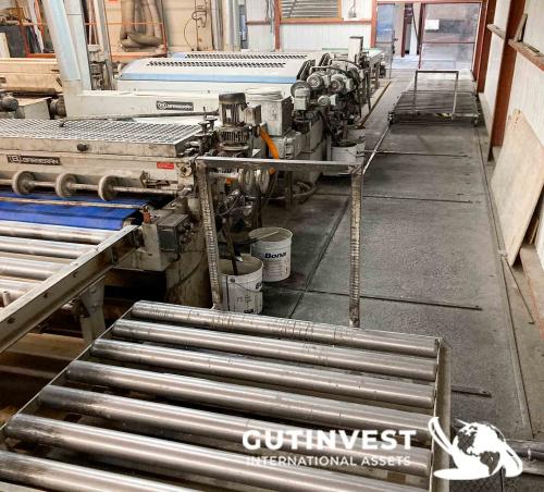 Varnishing line for wood parquet