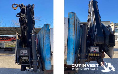 3 axis - open box truck with crane