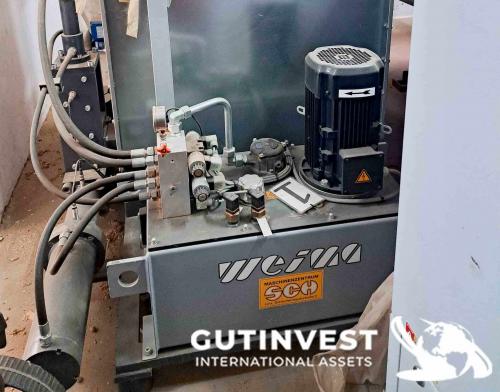 Briquette production machine