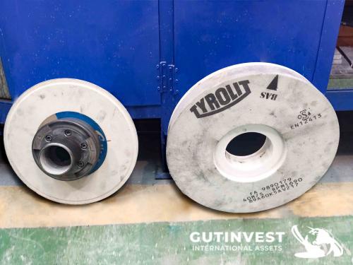 External and internal grinding machine