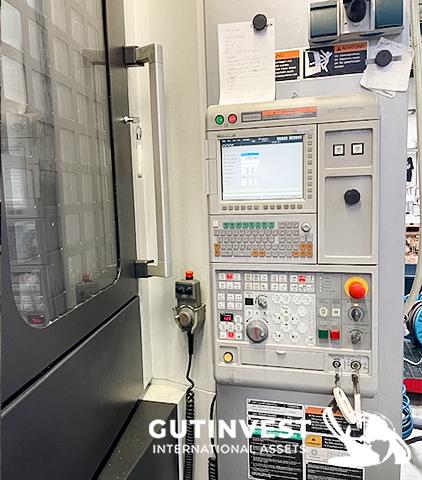 Horizontal machining center
