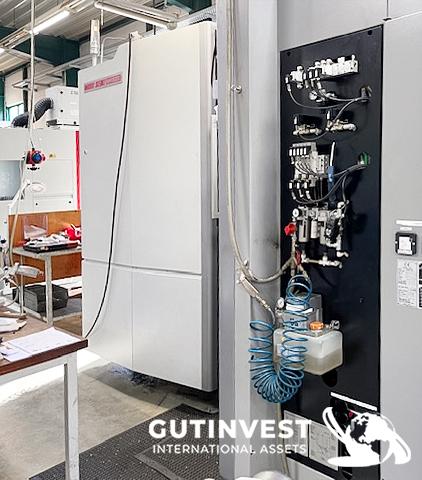Horizontal machining center