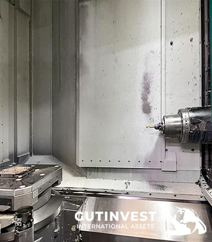 Horizontal machining center