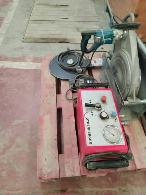 Heating element plastic pipe butt welding machine