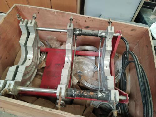 Heating element plastic pipe butt welding machine