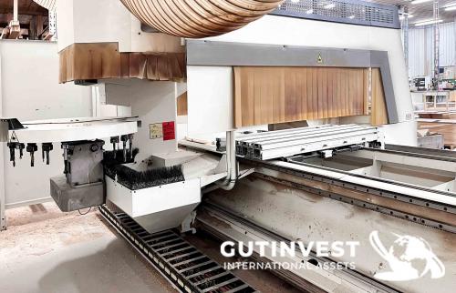 CNC machining center for wood - 5 axis