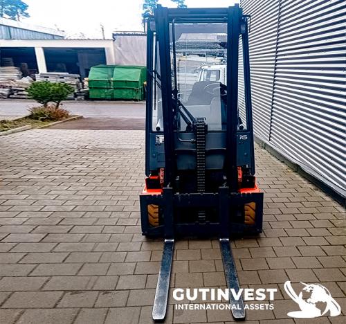  Electric Forklift