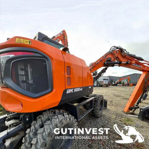 Wheeled excavator
