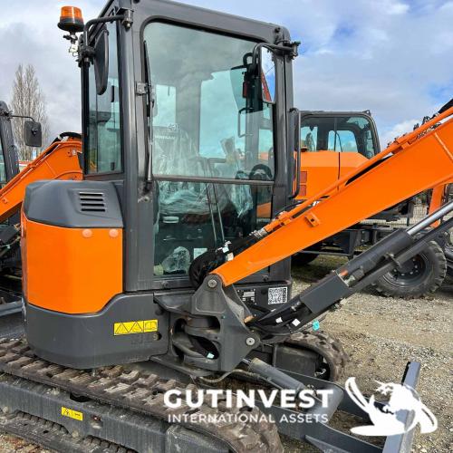 Mini crawler excavator