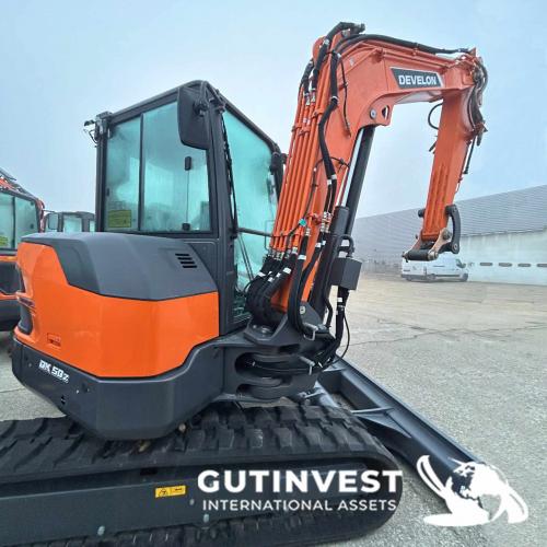 Mini crawler excavator