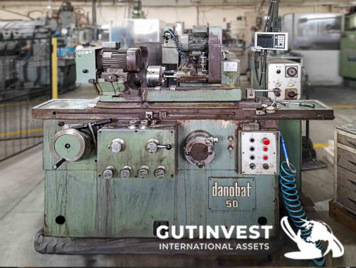 Internal and external cylindrical grinding machine