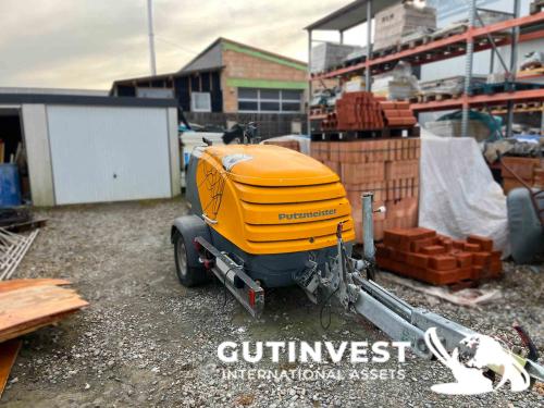 Stationary diesel concrete pump