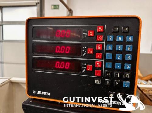 Lathe with display