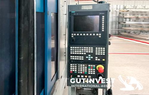 Vertical CNC Machining Center - 5 Axis