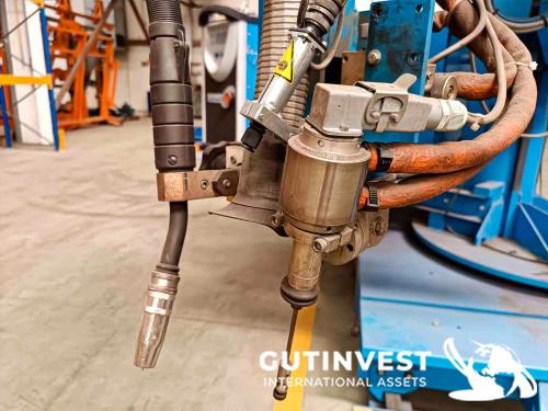 Welding column equipment