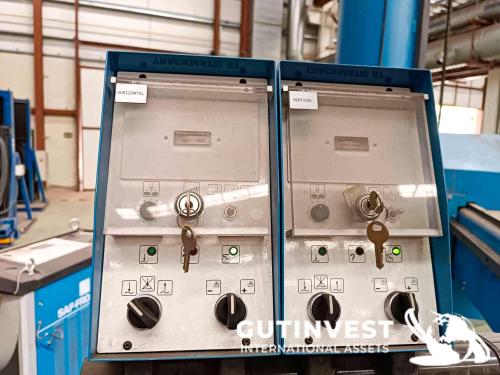 Welding column equipment
