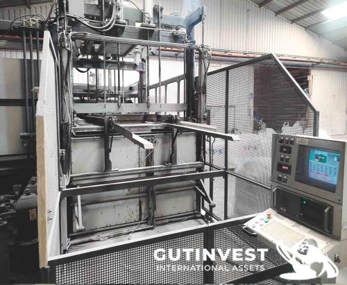 Vacuum Thermoforming Machine
