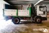 3  -  Camión basculante con grúa - caja abierta