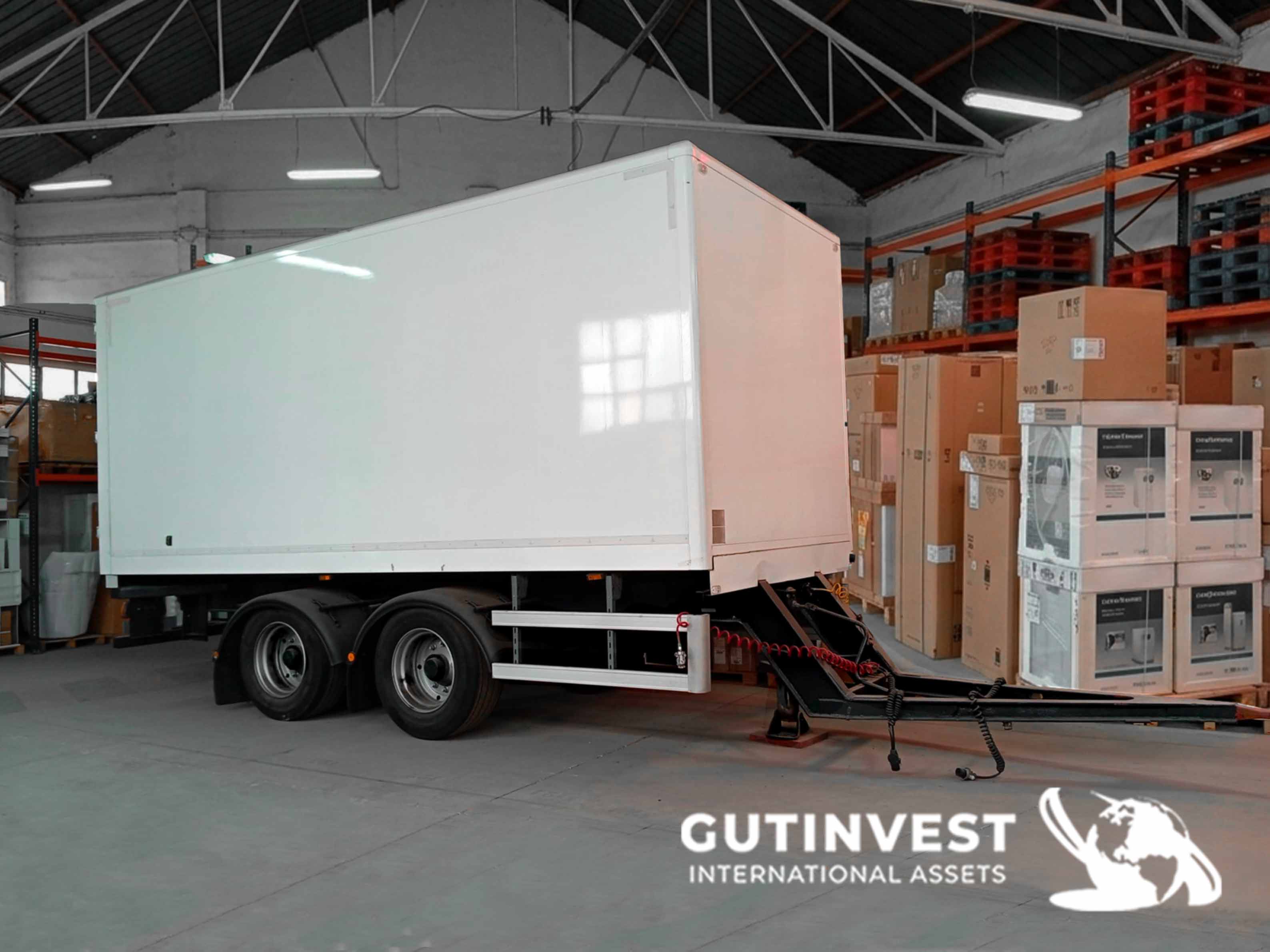 Enclosed box trailer - 2 axles